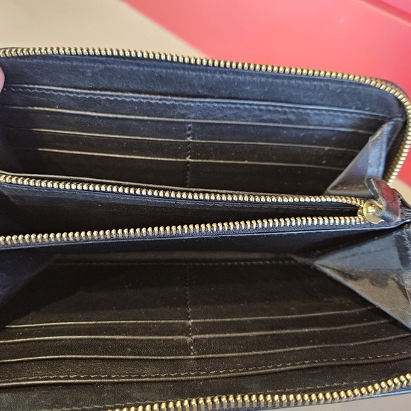 Authentic burberry wallet - Picture 7 of 7